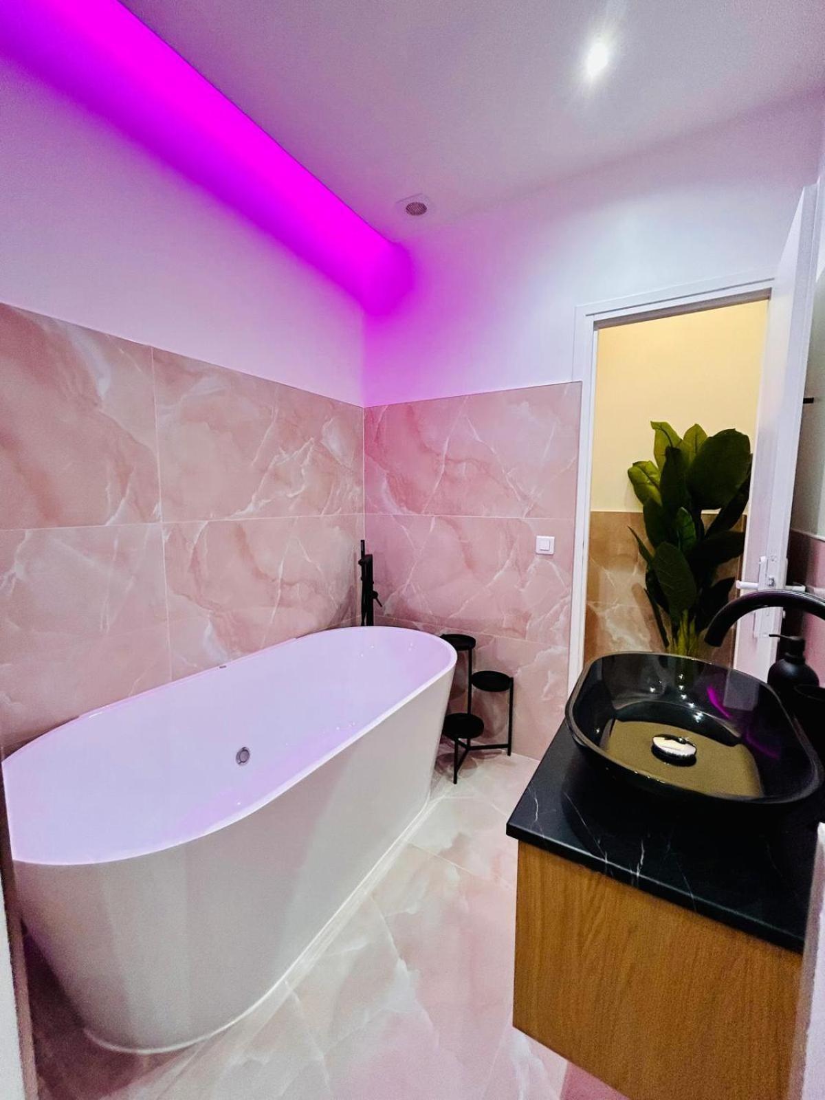 Leilighet Intimate Escape - Seaside - Bath - Wifi - Ac *